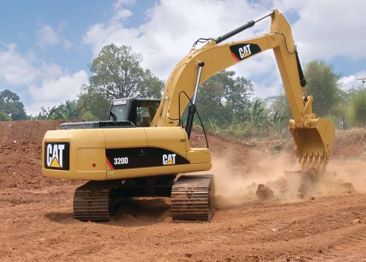 Excavadora Caterpillar 320D hidráulica para alquiler en proyectos de construcción en Panamá