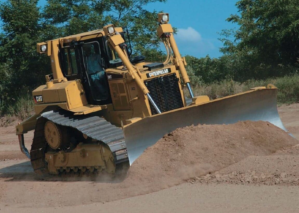 Tractor de cadenas Caterpillar D6TXL de alta potencia para alquiler en Panamá