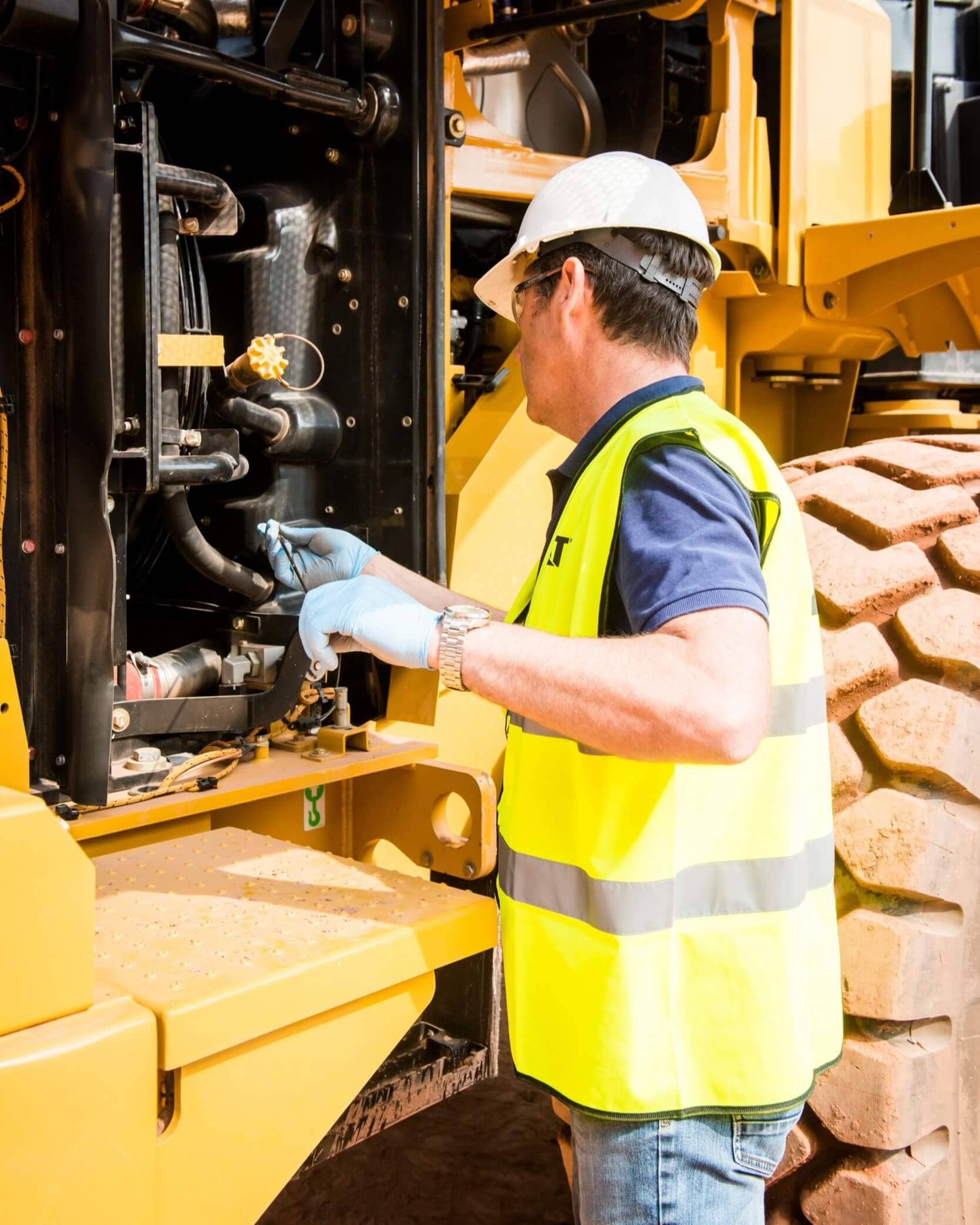 Mantenimiento preventivo de maquinaria pesada Maquimport Panamá