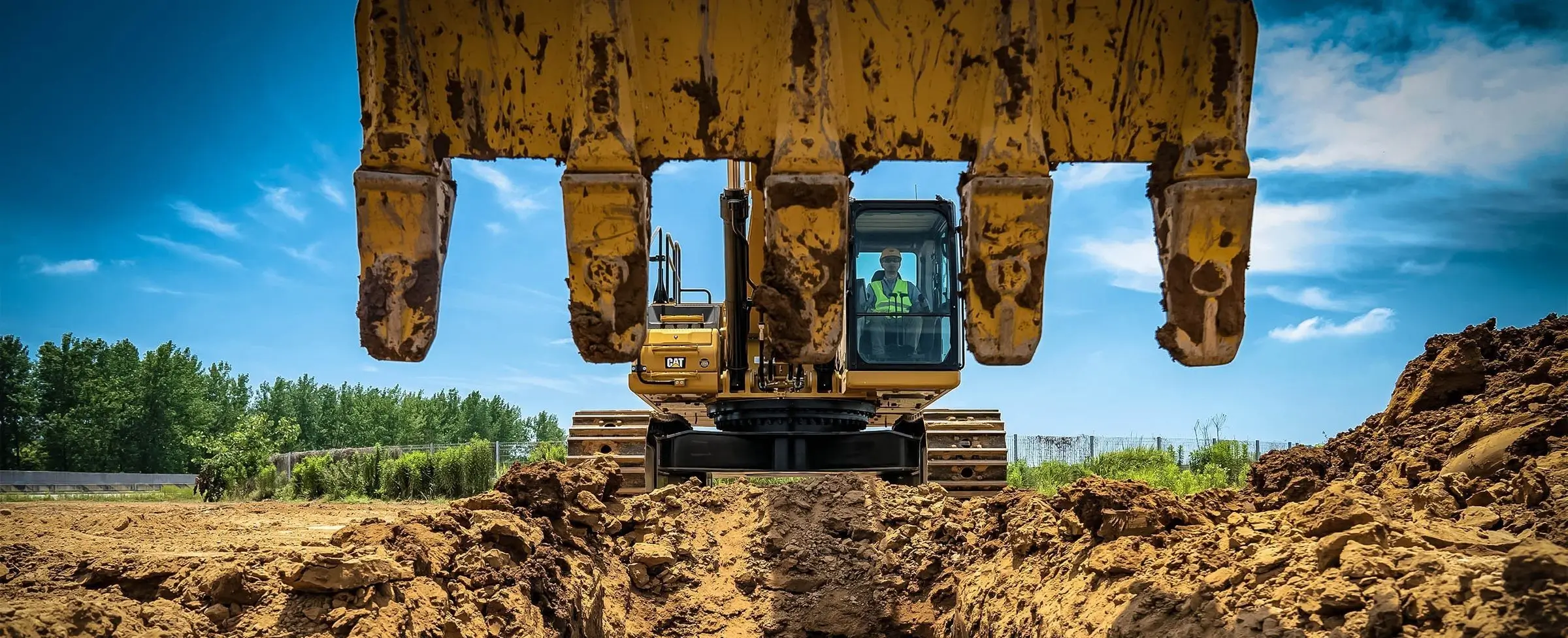 Retroexcavadora John Deere en proyecto residencial en Panamá